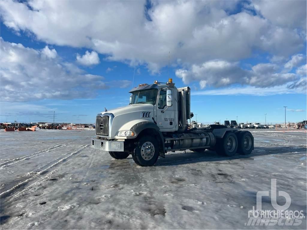 Mack GRANITE Седельные тягачи