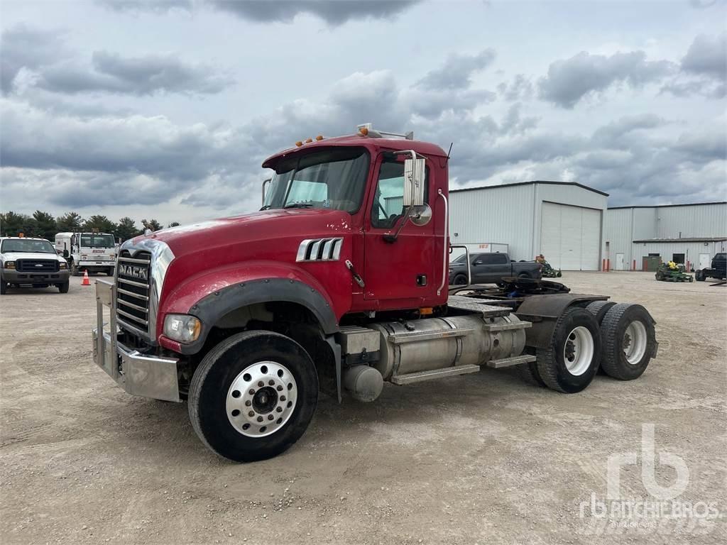 Mack GU713 Седельные тягачи