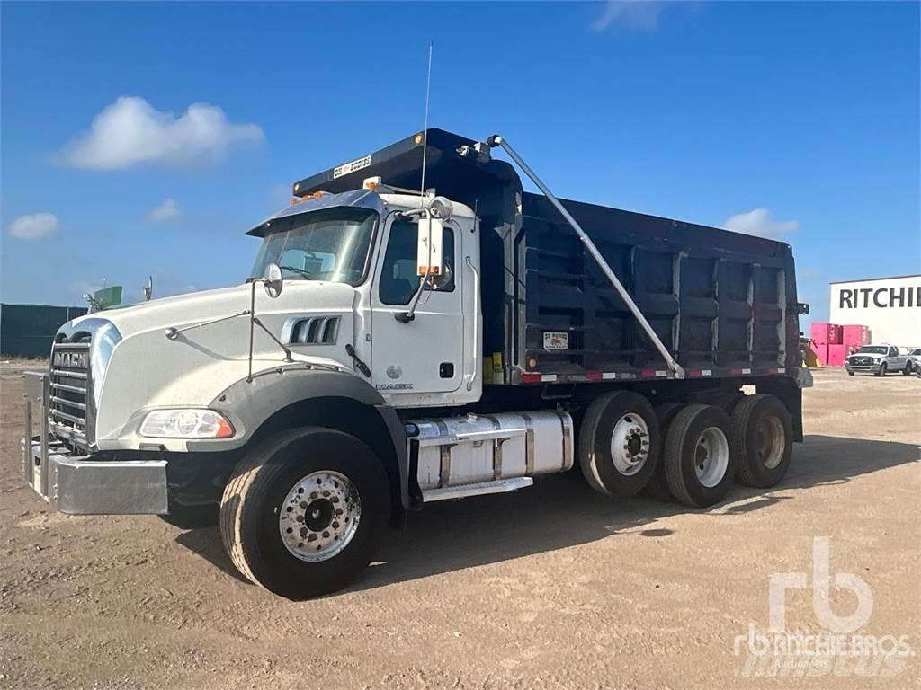 Mack GU813 Грузовики-Самосвалы