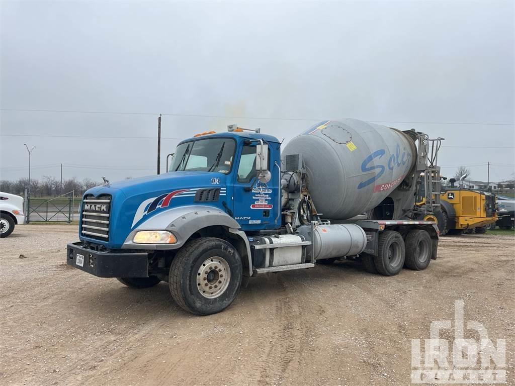 Mack GU813 Автобетоносмесители