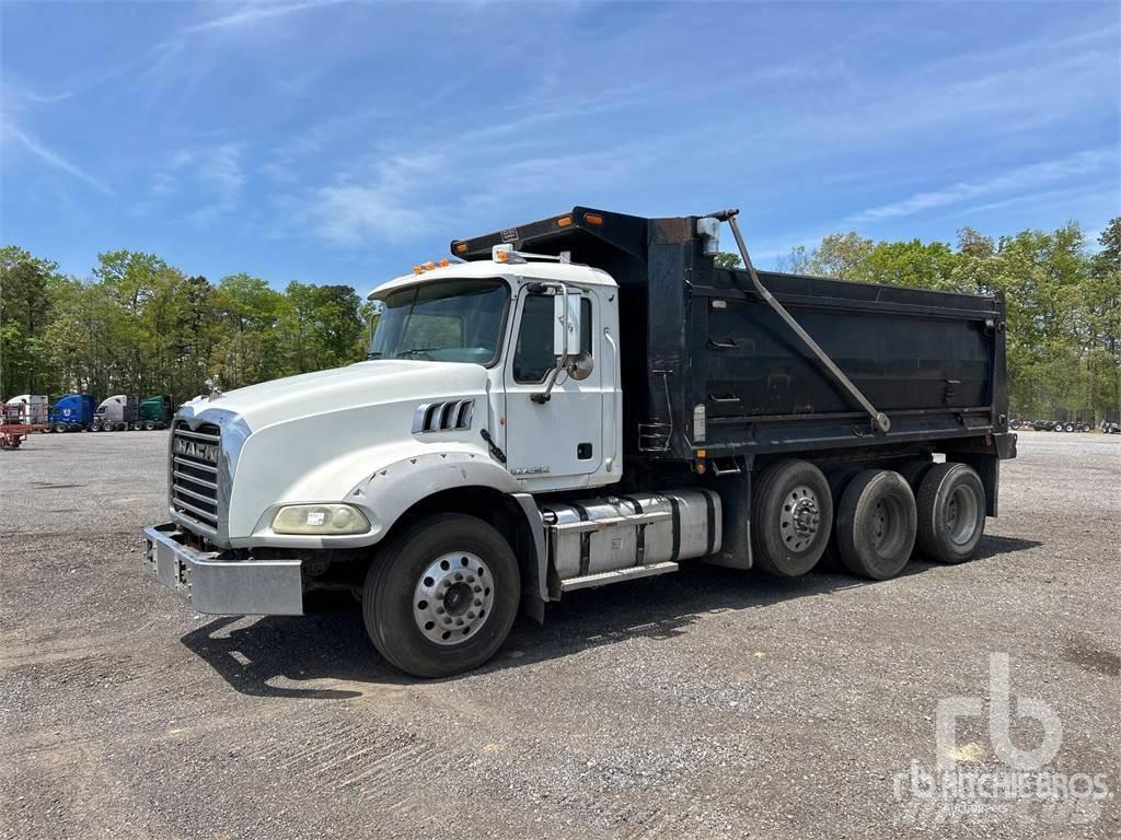 Mack GU813 Грузовики-Самосвалы