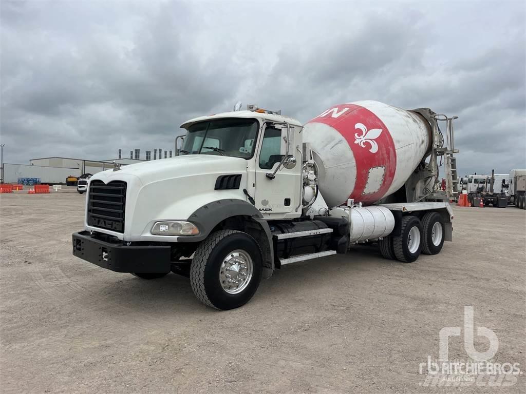Mack GU813 Автобетоносмесители