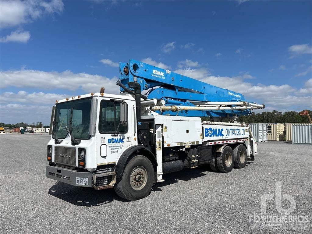 Mack MR688S Автобетоносмесители