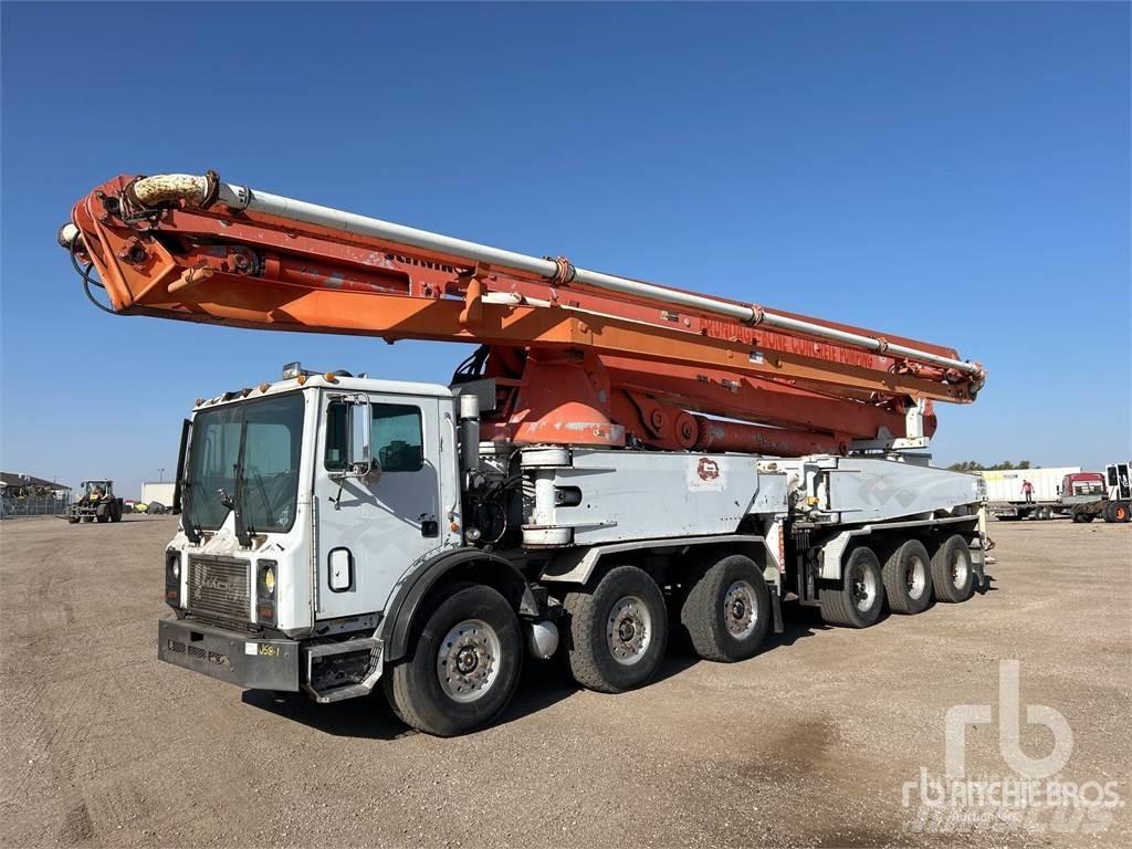 Mack MR688S Автобетоносмесители