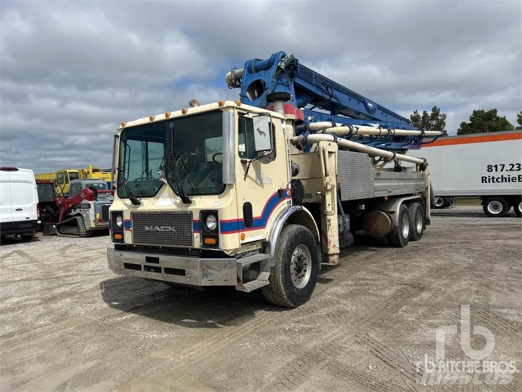 Mack MR688S Автобетоносмесители