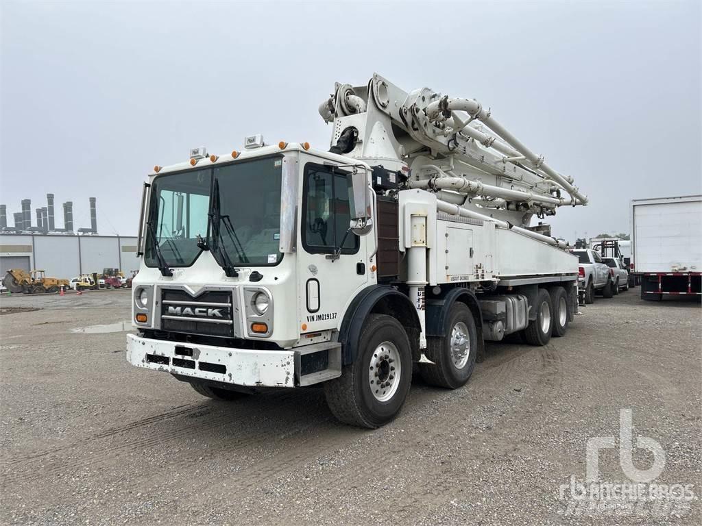 Mack MRU613 Автобетоносмесители