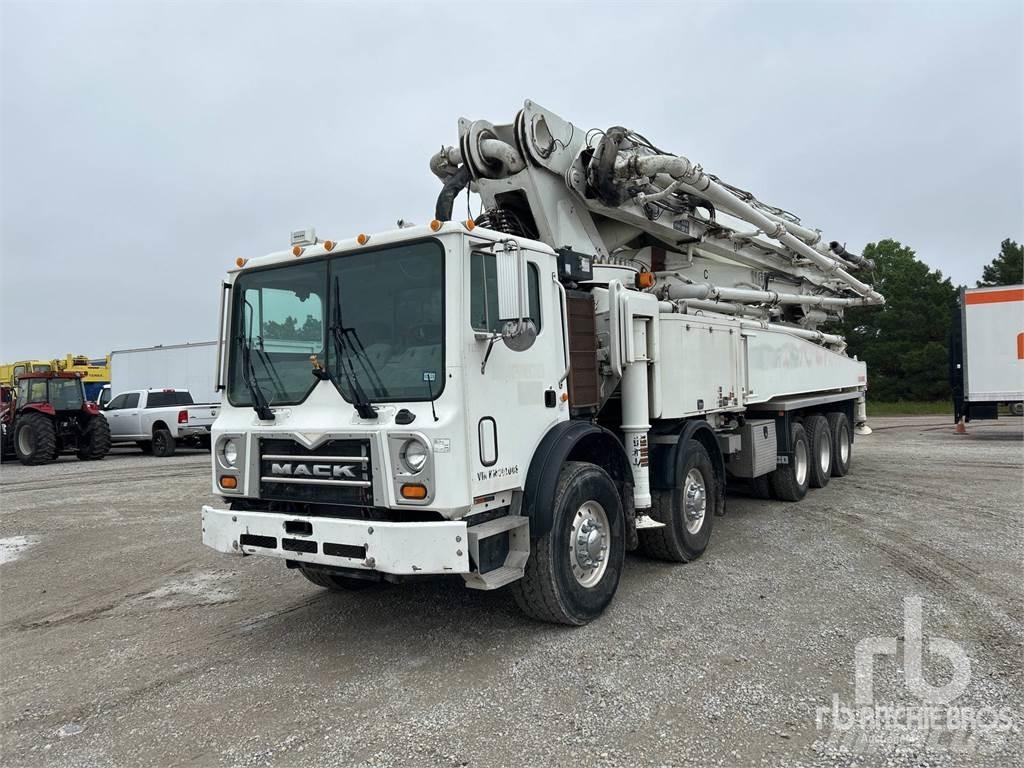 Mack MRU613 Автобетоносмесители