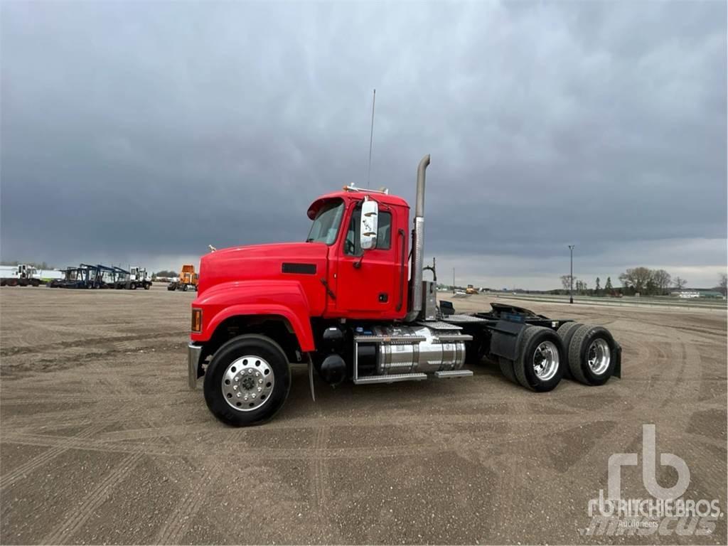 Mack PINNACLE Седельные тягачи