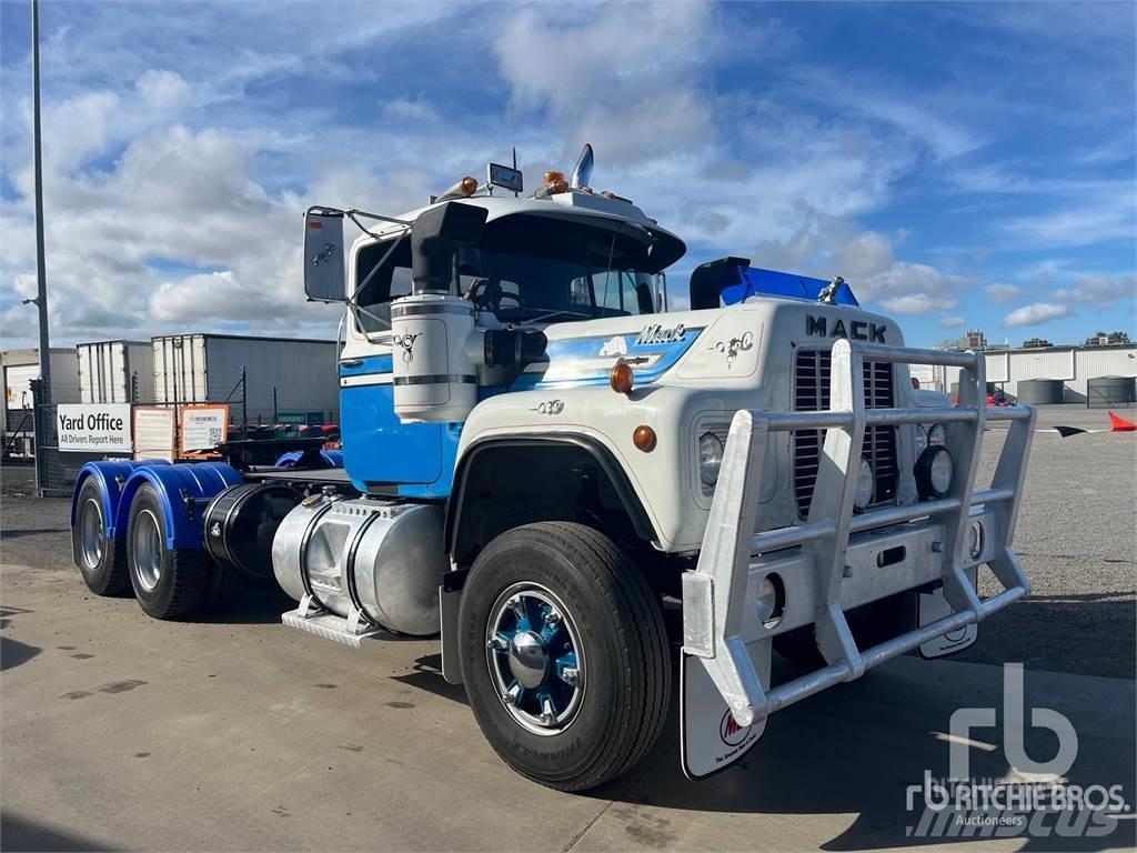 Mack R688RS Шасси с кабиной