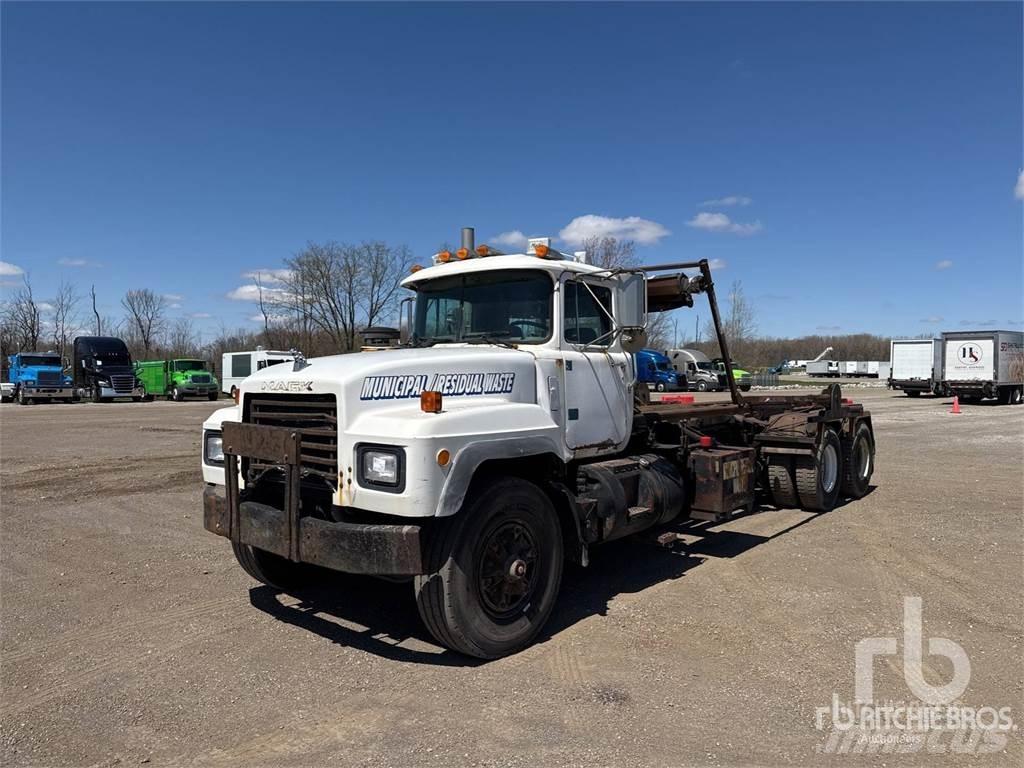 Mack RD688S Контейнеровозы