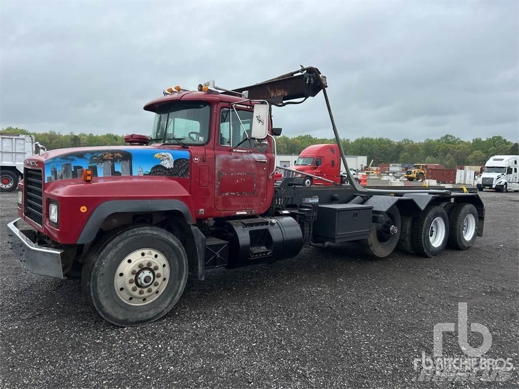 Mack RD688S Контейнеровозы