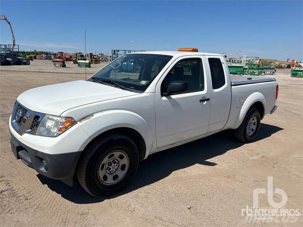 Nissan FRONTIER Бортовые фургоны