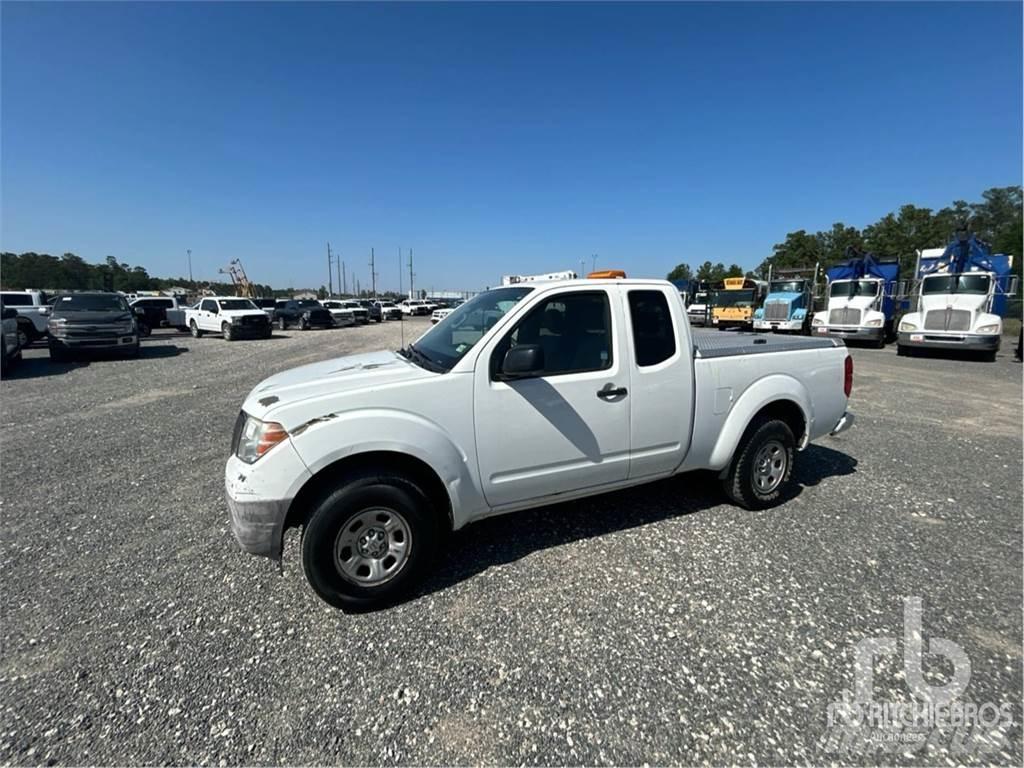 Nissan FRONTIER Бортовые фургоны