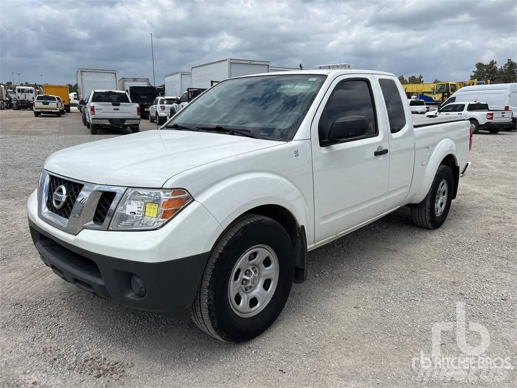 Nissan FRONTIER Бортовые фургоны