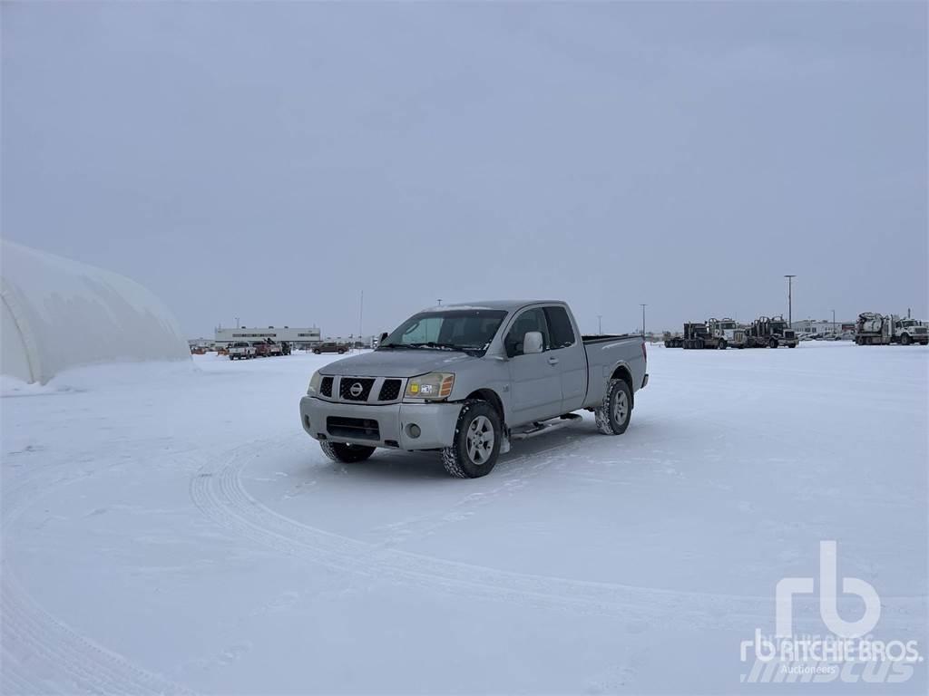 Nissan TITAN Бортовые фургоны