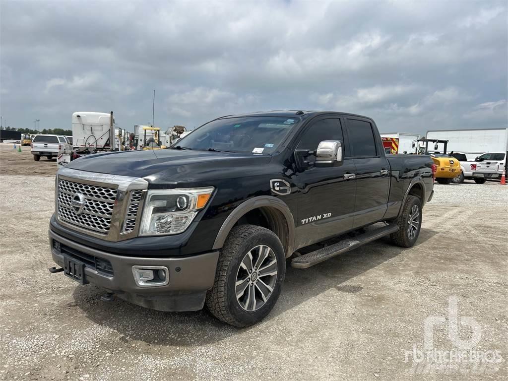 Nissan TITAN Бортовые фургоны
