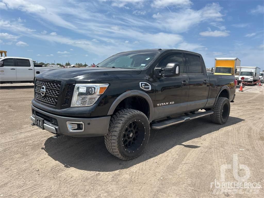 Nissan TITAN Бортовые фургоны