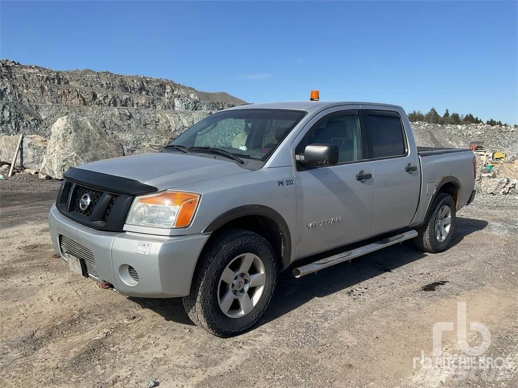 Nissan TITAN Бортовые фургоны