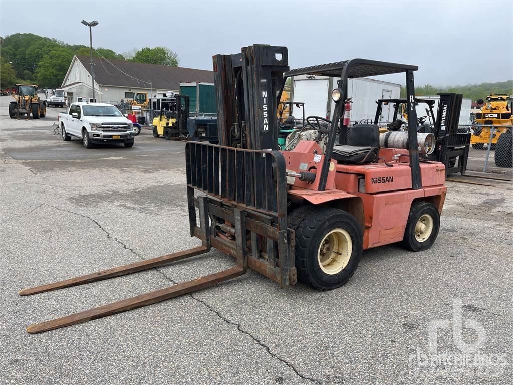 Nissan UF03A35V Дизельные погрузчики