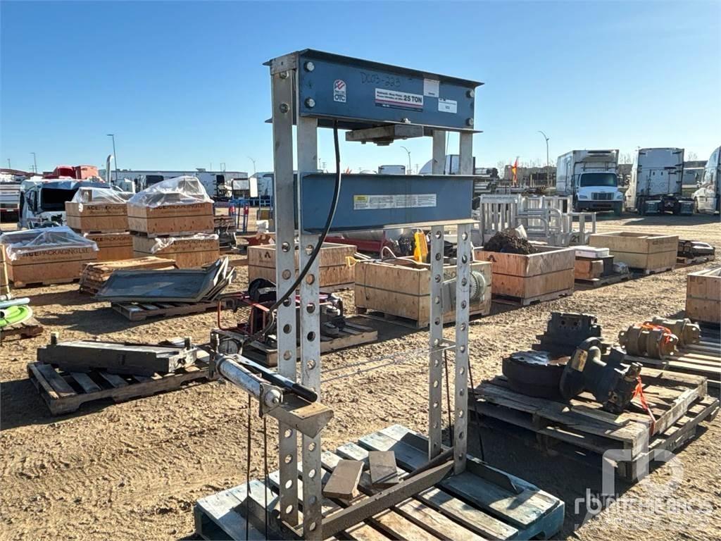  OTC 25 TON Строительная техника - Другие
