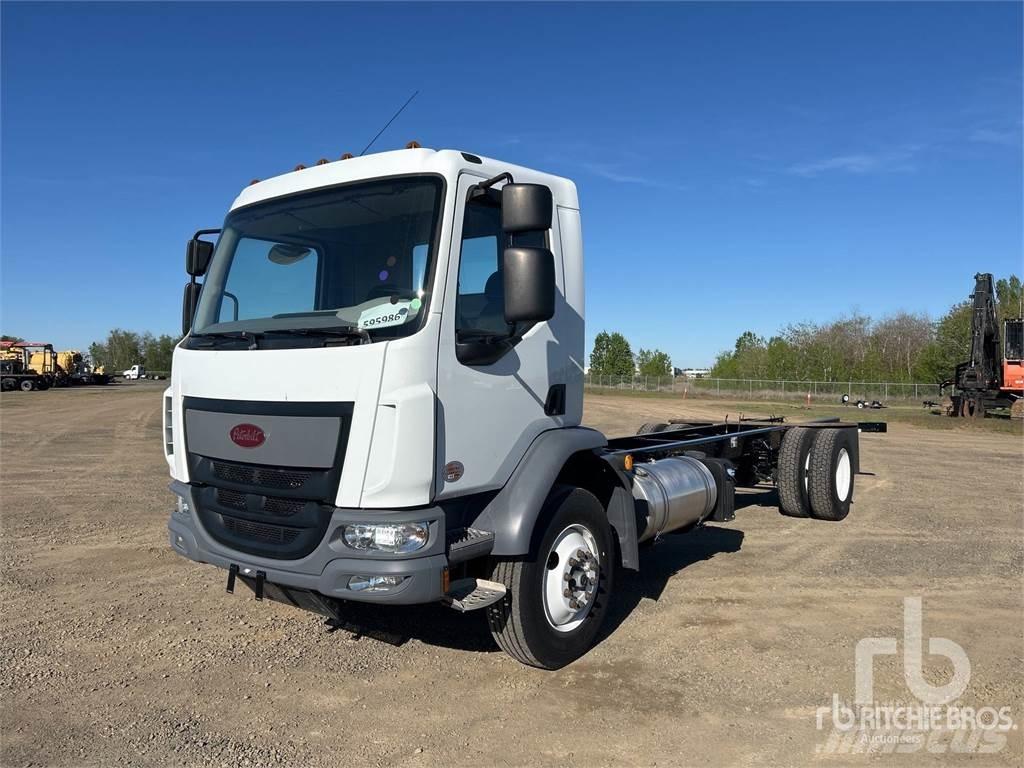 Peterbilt 220 Шасси с кабиной