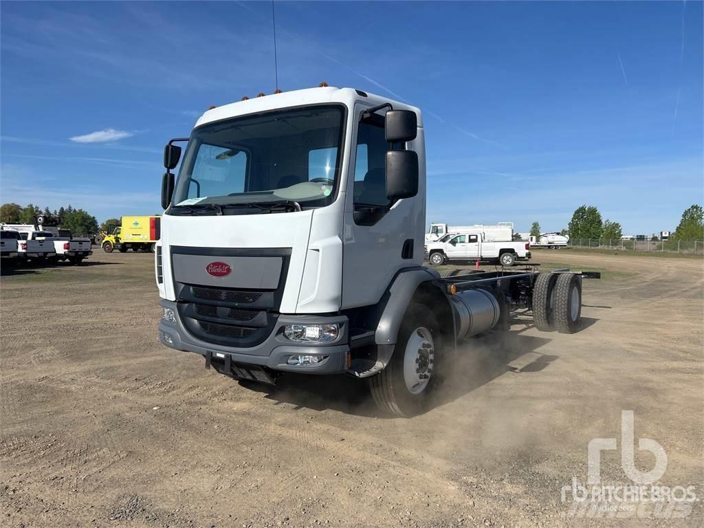 Peterbilt 220 Шасси с кабиной