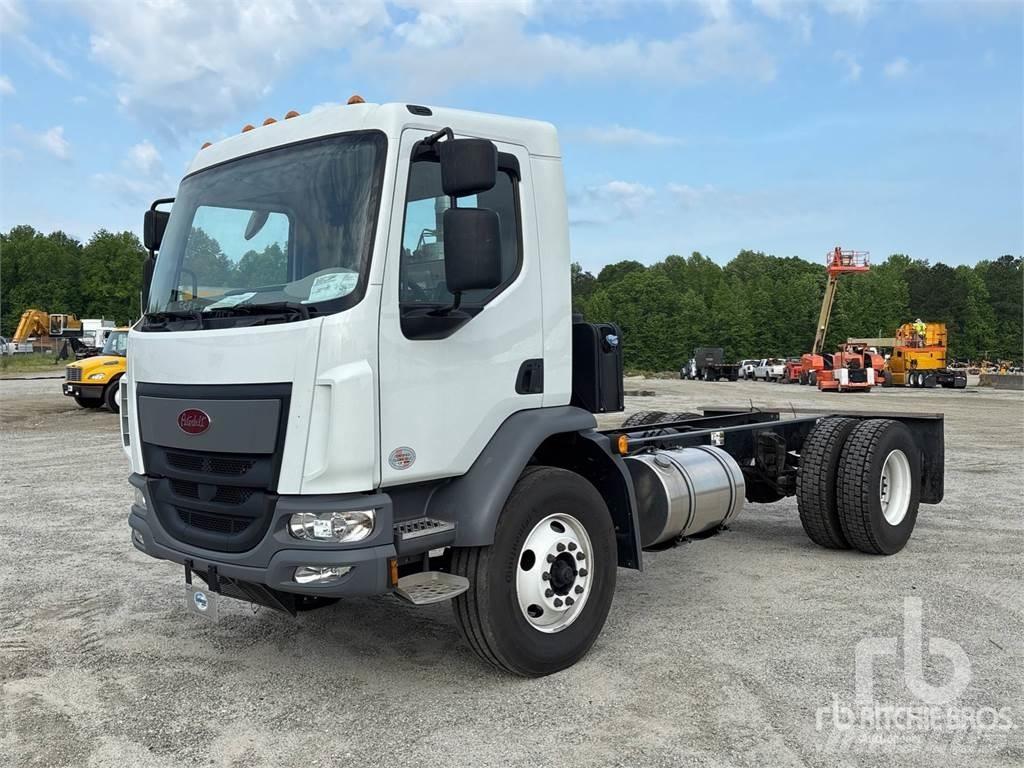 Peterbilt 220 Шасси с кабиной