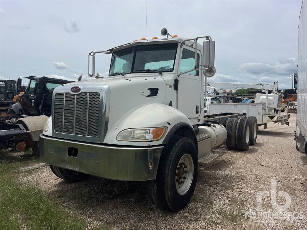 Peterbilt 335 Шасси с кабиной