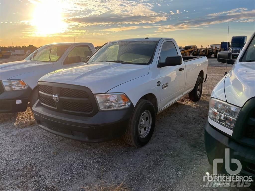 RAM 1500 Бортовые фургоны