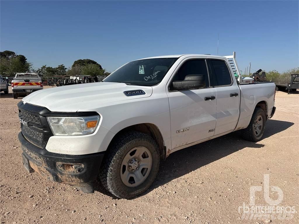 RAM 1500 Бортовые фургоны