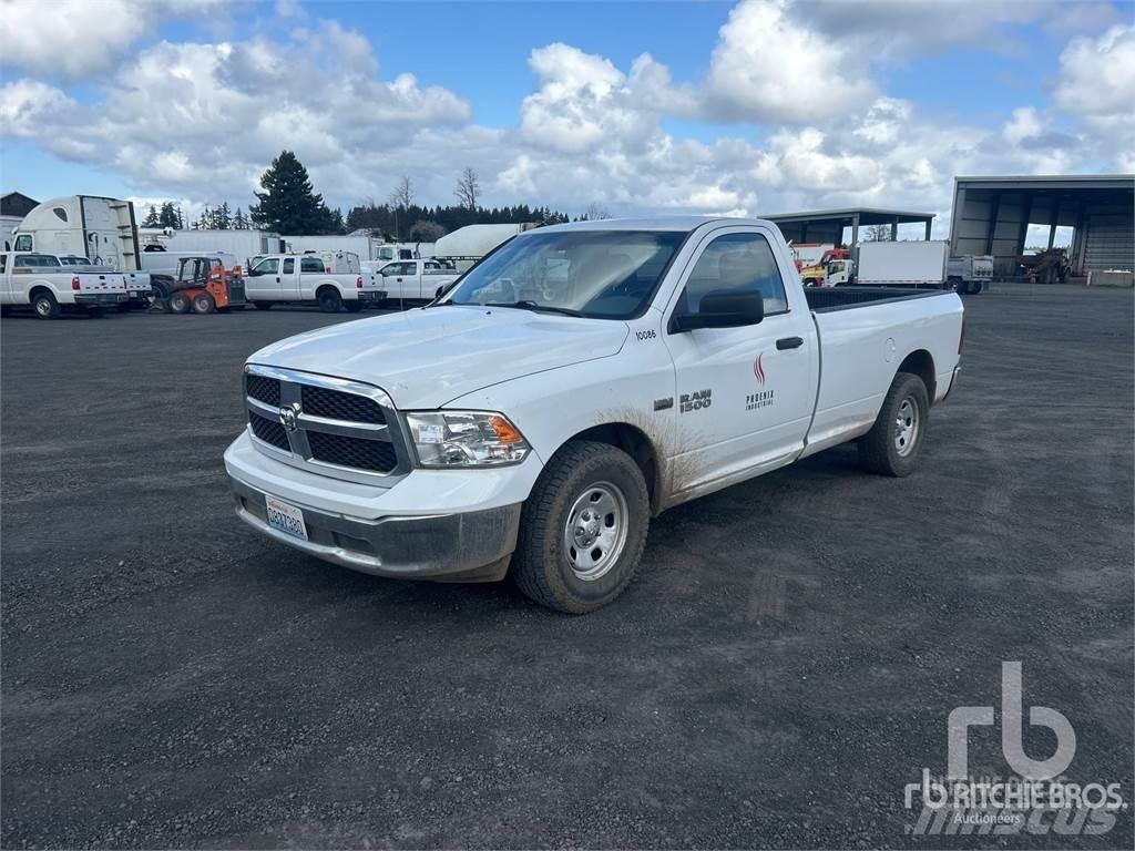 RAM 1500 Бортовые фургоны