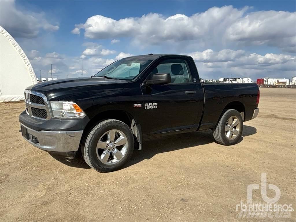 RAM 1500 Бортовые фургоны