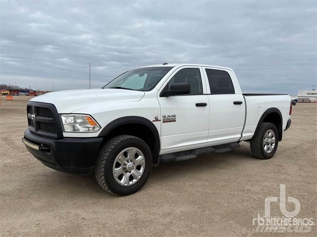 RAM 1500 Бортовые фургоны