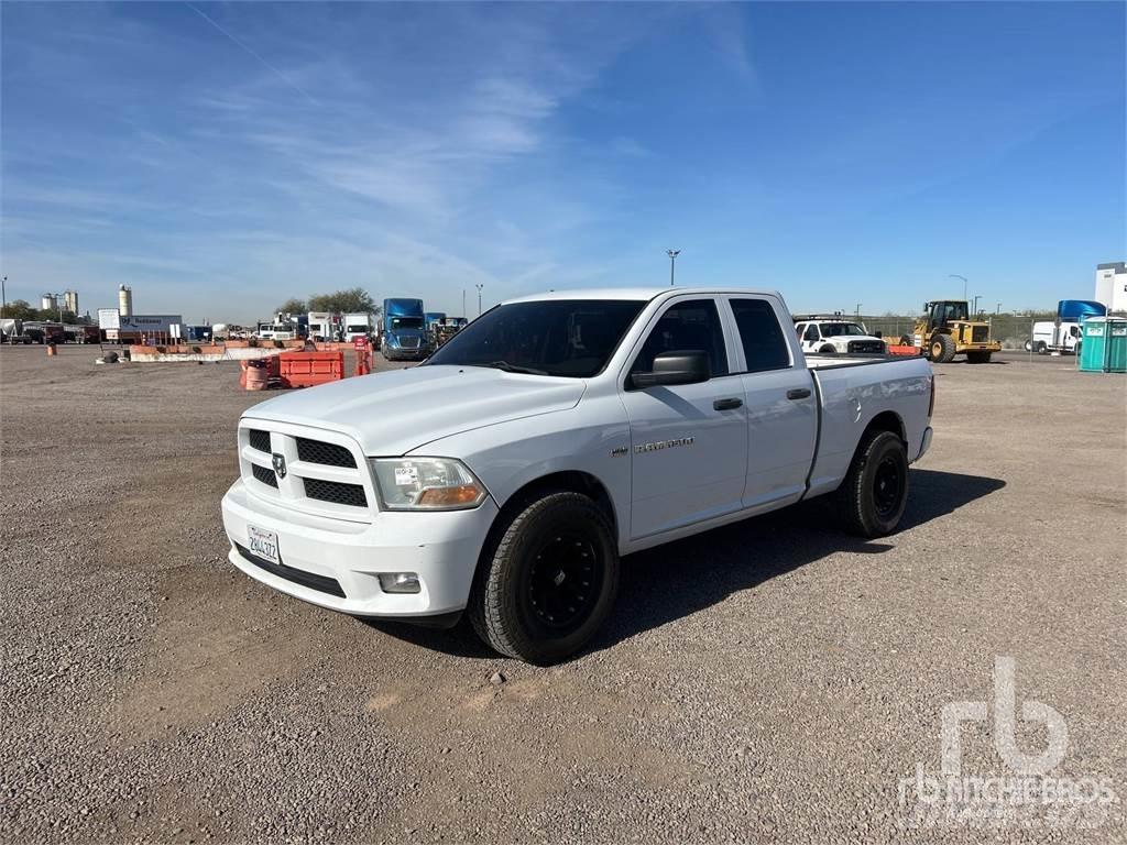 RAM 1500 Бортовые фургоны