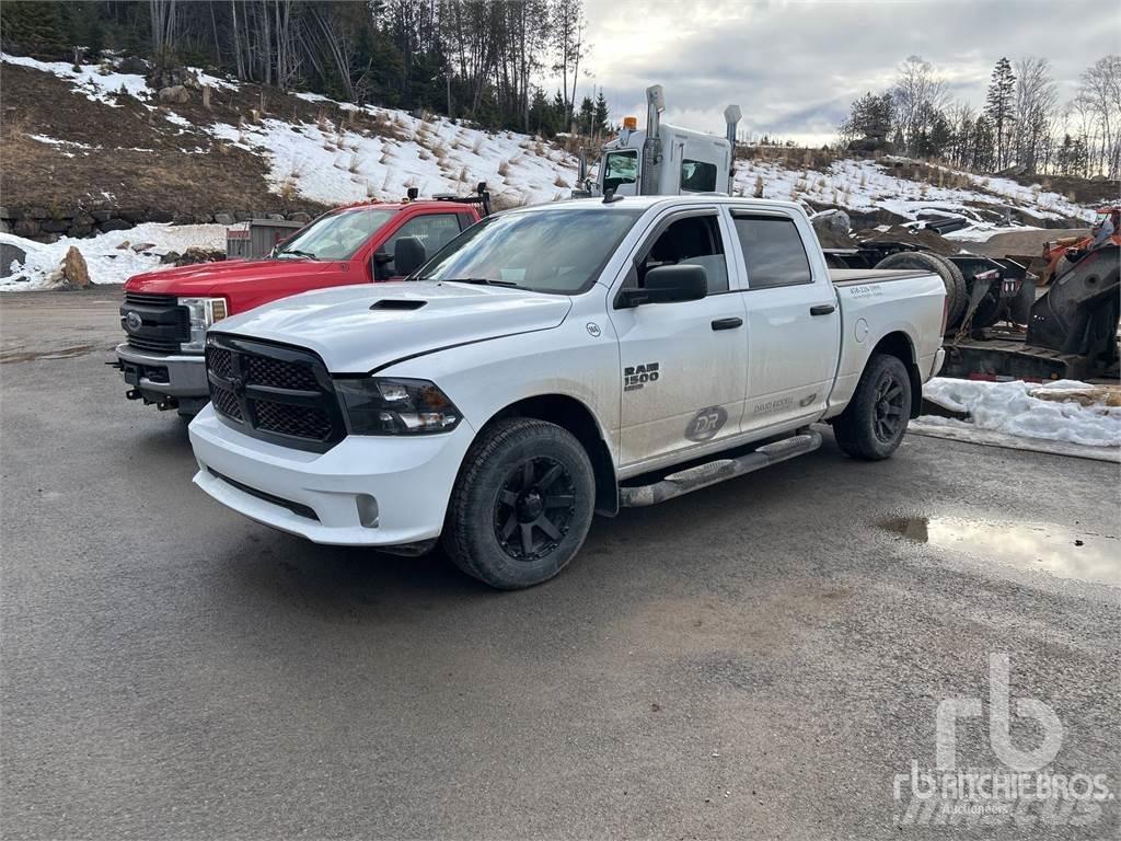 RAM 1500 Бортовые фургоны