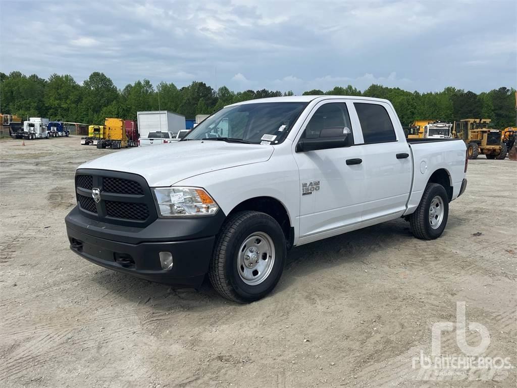 RAM 1500 Бортовые фургоны