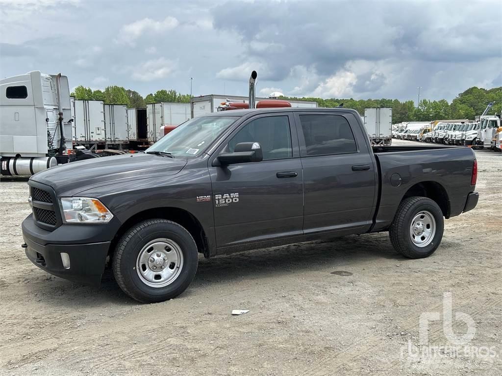 RAM 1500 Бортовые фургоны