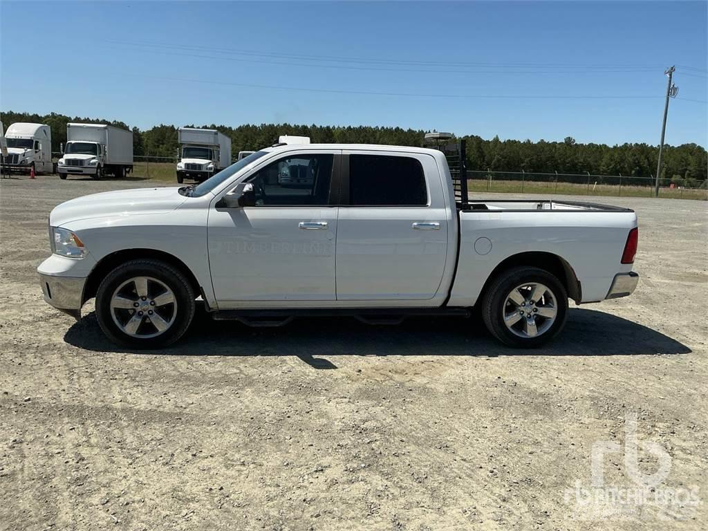 RAM 1500 Бортовые фургоны