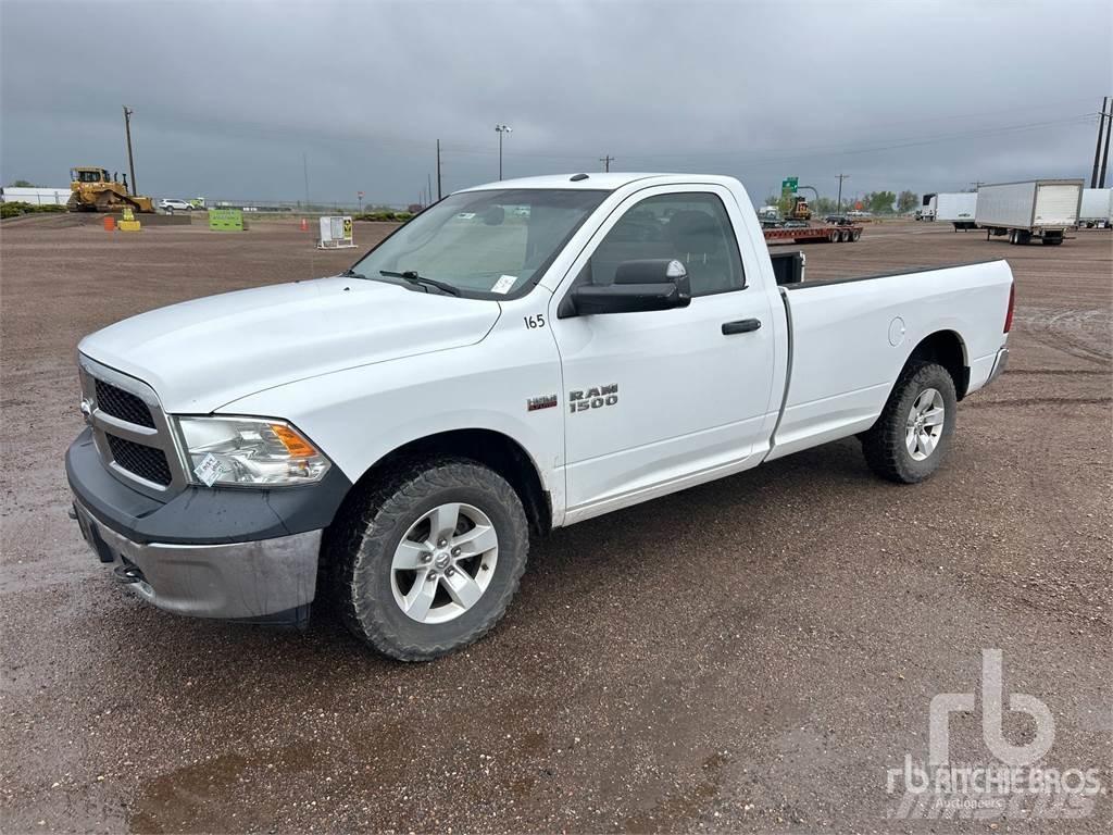 RAM 1500 Бортовые фургоны