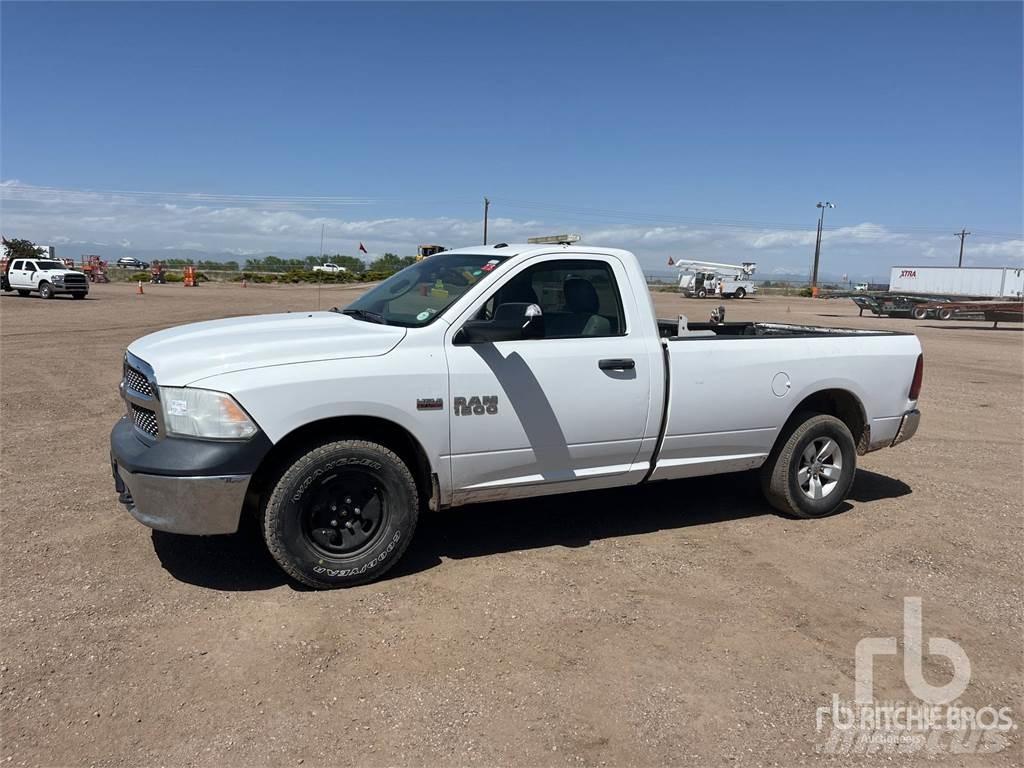 RAM 1500 Бортовые фургоны