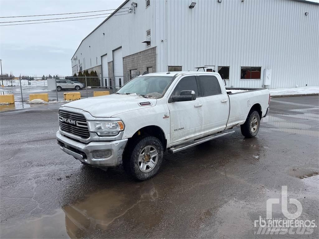 RAM 2500 Бортовые фургоны