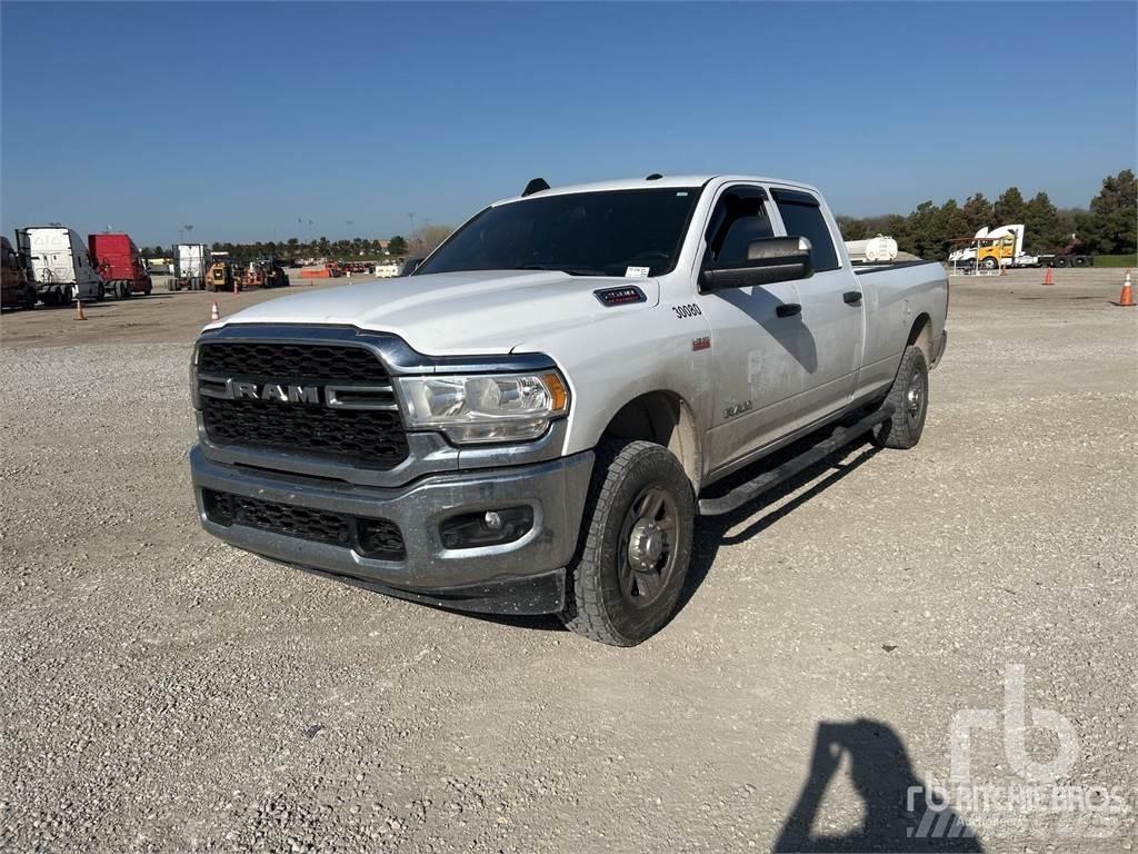 RAM 2500 Бортовые фургоны