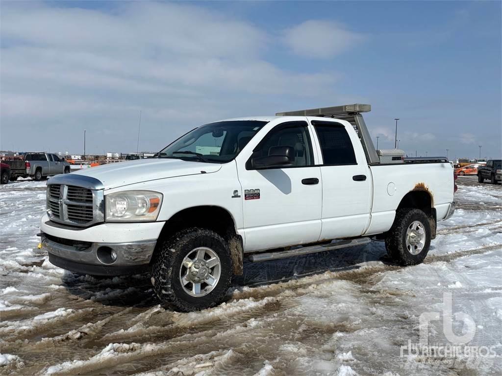 RAM 2500 Бортовые фургоны