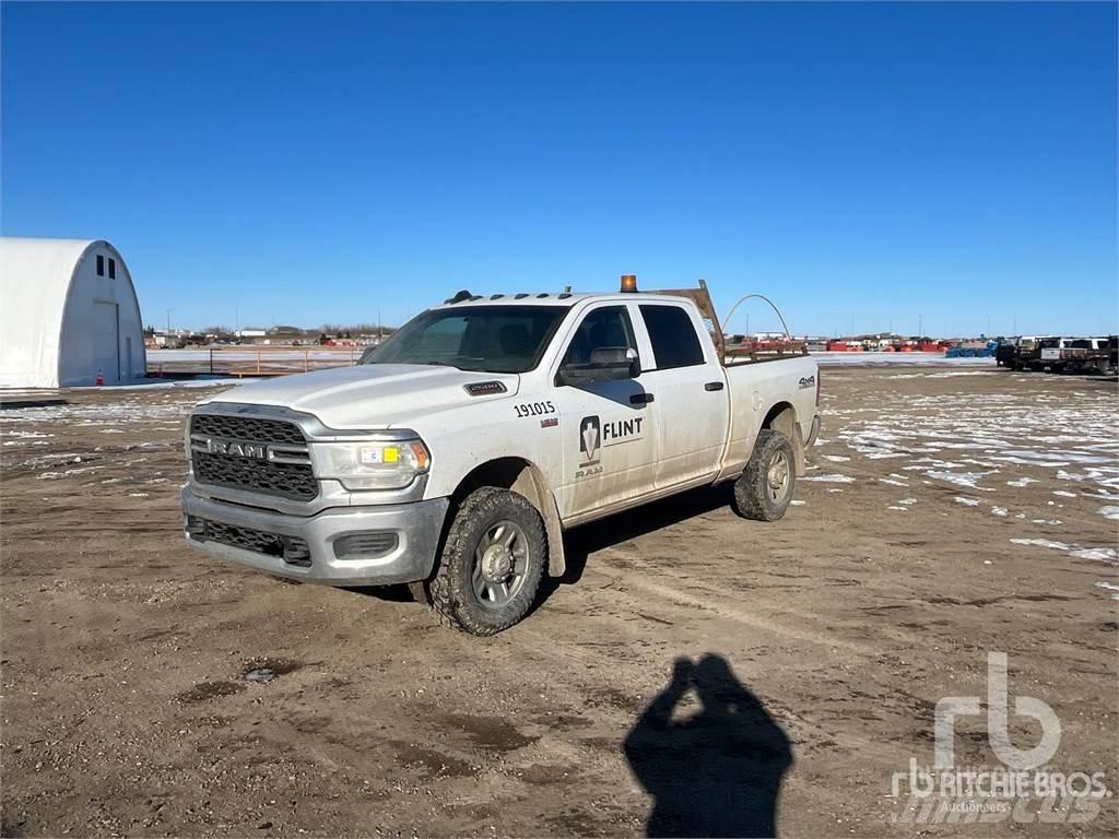 RAM 2500 Бортовые фургоны