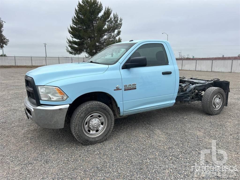 RAM 2500 Шасси с кабиной