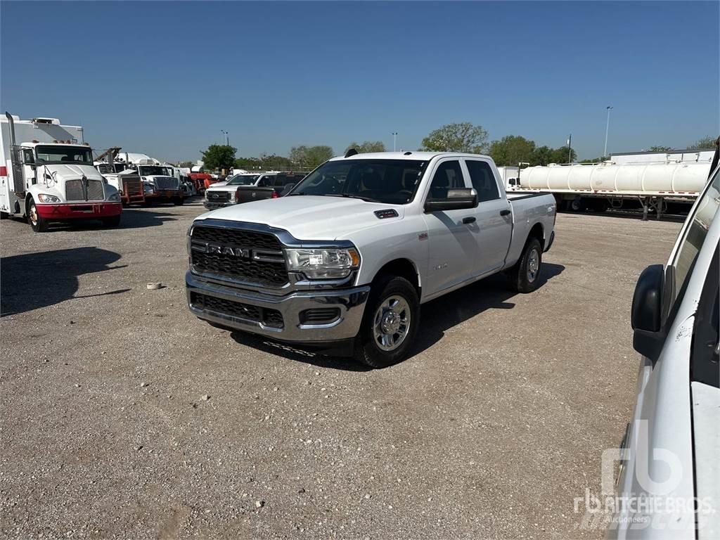 RAM 2500 Бортовые фургоны