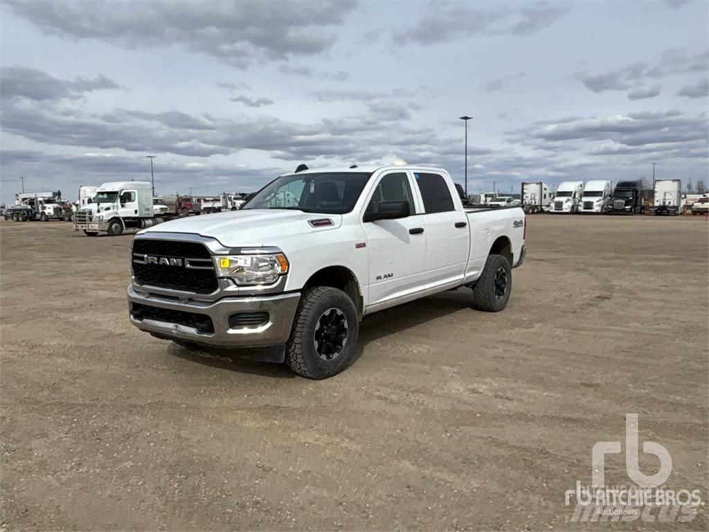 RAM 2500 Бортовые фургоны