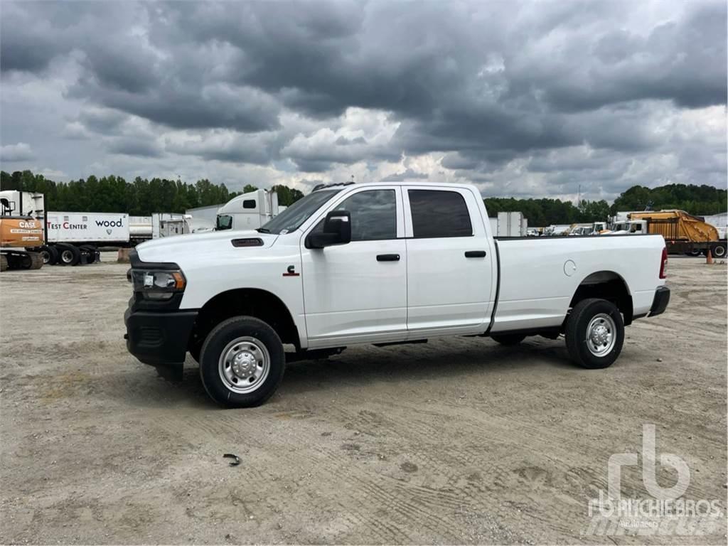 RAM 2500 Бортовые фургоны