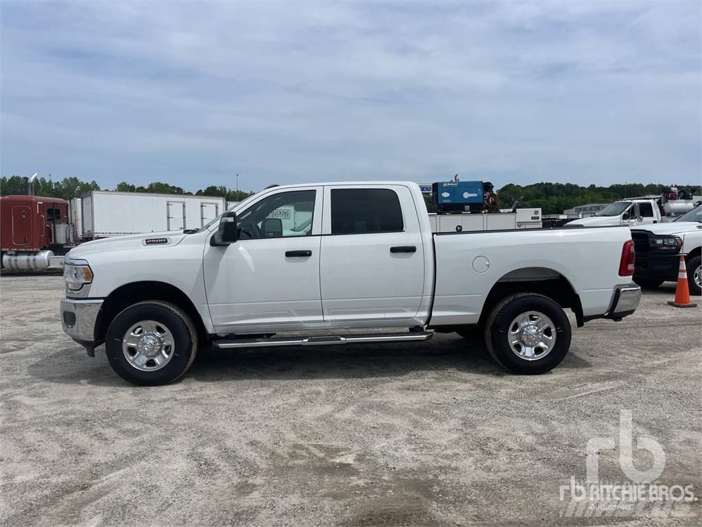 RAM 2500 Бортовые фургоны
