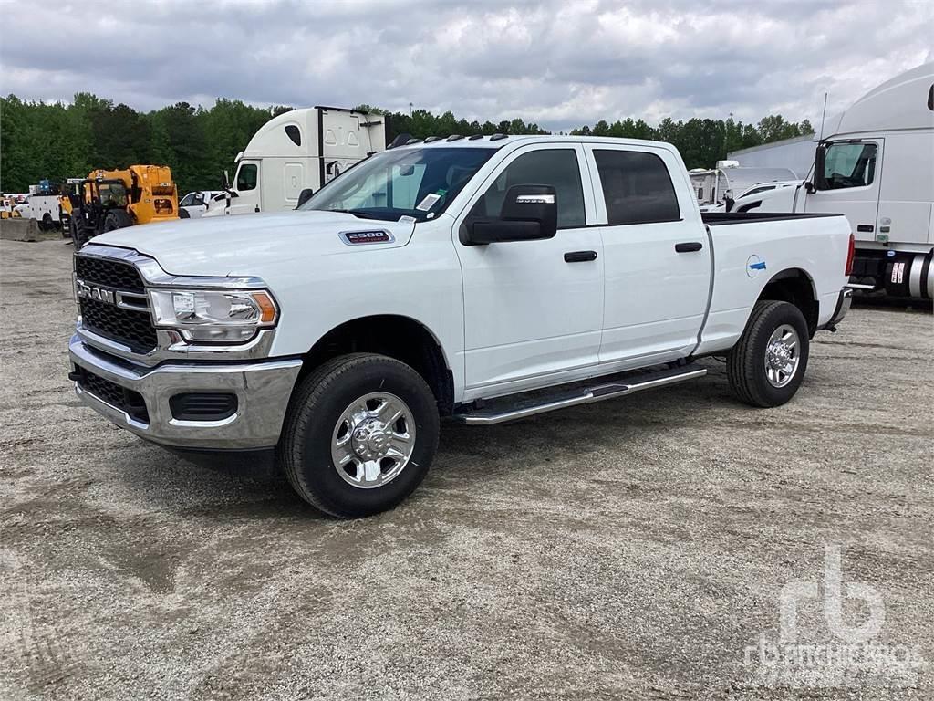 RAM 2500 Бортовые фургоны